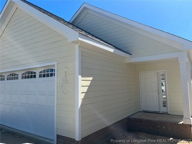 825 Falling Creek Ln, Fayetteville, NC 28304 - photo 2