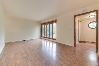 3710 Bluebird Ln, Rolling Meadows, IL 60008 - photo 4