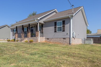 102 Lexington Cove Blvd, Shelbyville, TN 37160 - photo 2