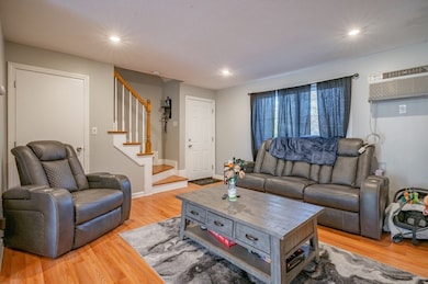 244 18th St unit 6, Dracut, MA 01826 - photo 4