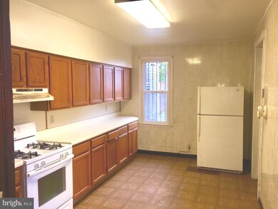 136 N 2nd St, Reading, PA 19601 - photo 5
