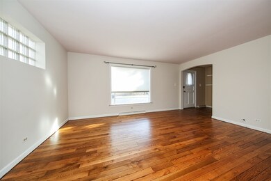 718 Suffolk Ave, Westchester, IL 60154 - photo 2