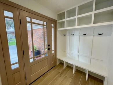 Entry & Mud Bench