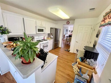 667 E Chancery Ln unit Wayland Village 3-C, Galloway, NJ 08205 - photo 4