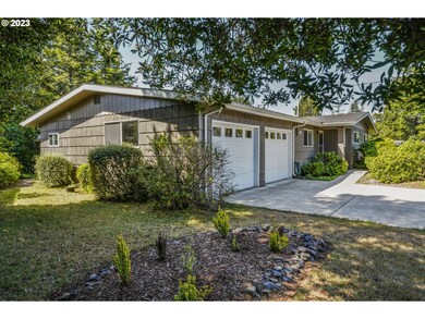 2390 17th St, Florence, OR 97439 - photo 4