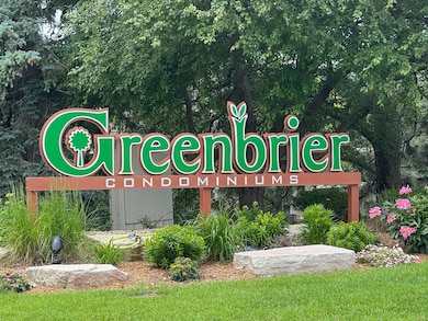 Greenbrier - Loaded w/Amenities