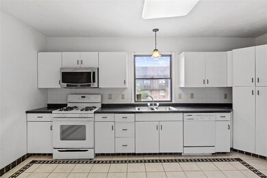 Eat in kitchen