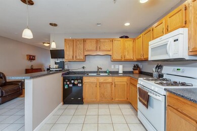 721 Mammoth Rd unit 10, Manchester, NH 03104 - photo 6