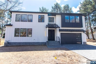 42 Harvey St, Closter, NJ 07624 - photo 2