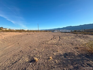 735 E Vulcan Dr, Meadview, AZ 86444 - photo 4