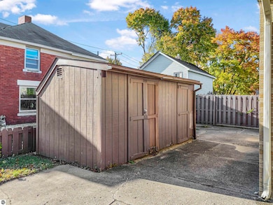 315 N Simon St, Cadillac, MI 49601 - photo 5