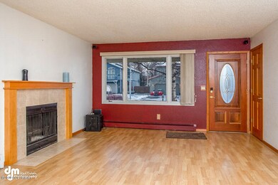 Living Room_5316-SMALL