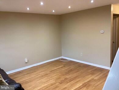 104 Benson Ct, Camden, NJ 08103 - photo 3