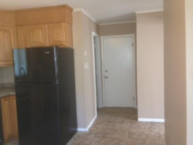 382 Shasta St, Manchester, NH 03103 - photo 3