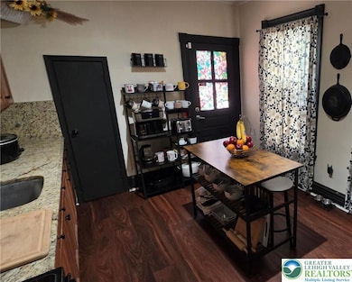 612 N 10th St, Allentown, PA 18102 - photo 5