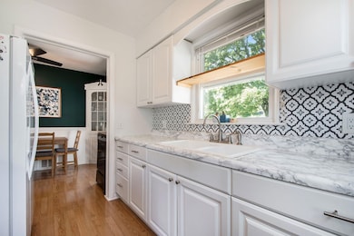 1037 Lockridge Dr NE, Grand Rapids, MI 49505 - photo 6