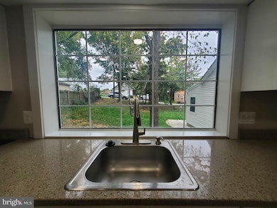 1517 Locust St, Curtis Bay, MD 21226 - photo 2