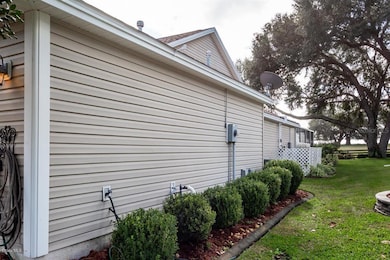 7229 SE 173rd Arlington Loop, The Villages, FL 32162 - photo 4