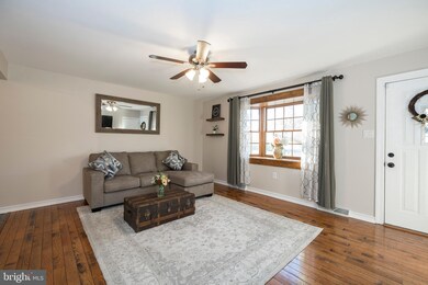 35 Roberta Ln, Royersford, PA 19468 - photo 5