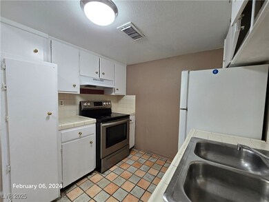 505 Mckellar Cir unit 1, Las Vegas, NV 89119 - photo 4