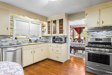 105 Jericho Rd, Middlebury, CT 06762 - photo 5