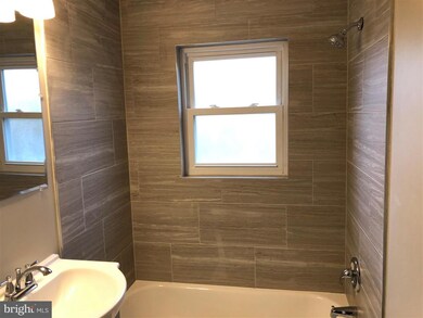 5705 Fenwick Dr, Alexandria, VA 22303 - photo 7