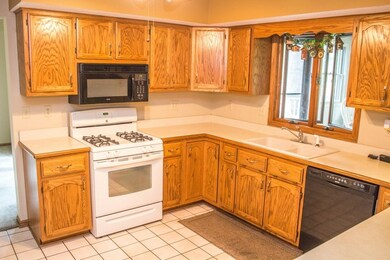 680 Michael Dr, Morris, IL 60450 - photo 7