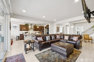 Open living space to kitchen