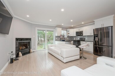 05_10-Lucia-Ct_165_Living-Room_Print
