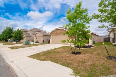 10155 Round Ridge, San Antonio, TX 78254 - photo 2