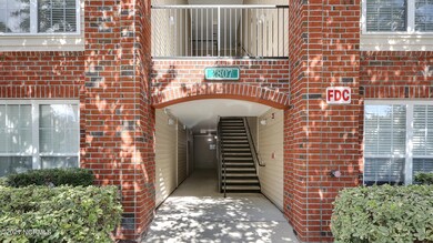 2807BloomfieldLane-02
