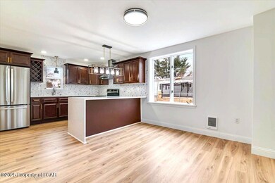 Dining to Kitchen