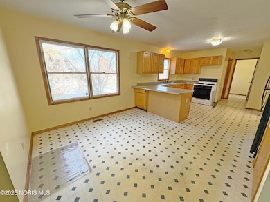 13124 Devils Hole Rd, Bowling Green, OH 43402 - photo 5