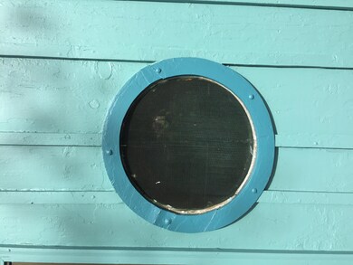 Porthole window