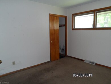4335 Belle Ave, Sheffield Lake, OH 44054 - photo 6