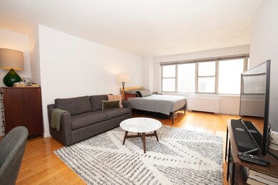 Wedgwood House unit 5-A, New York, NY 10003 - photo 3