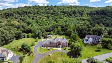 24 Hunting Ridge Dr, Simsbury, CT 06070 - photo 2