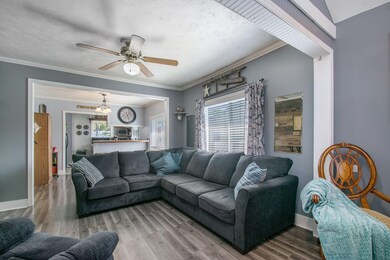 1121 N 13th St living room