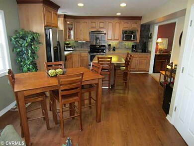 Kitchen - 28X14 Remodeled Kitchen with New Stainle