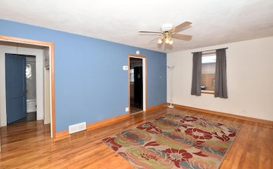 2843 Eisenhower Dr, Racine, WI 53405 - photo 3