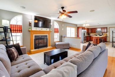 188 Algonquin living