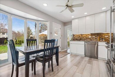 4014 Carousel Dr, Northbrook, IL 60062 - photo 7