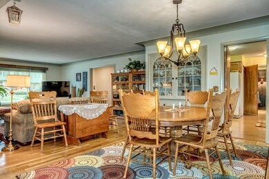 326 N Sycamore St, Marshall, MI 49068 - photo 5