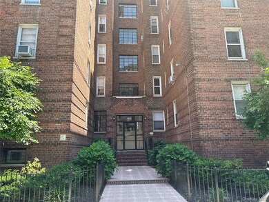 2090 Barnes Ave unit 4D, Bronx, NY 10462 - photo 2