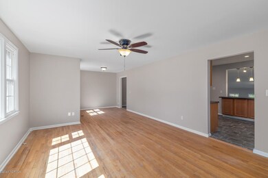 310 Woodhaven Dr, Jacksonville, NC 28540 - photo 7