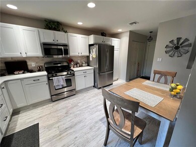 4206 Belmont Cir, Whitehall, PA 18052 - photo 3