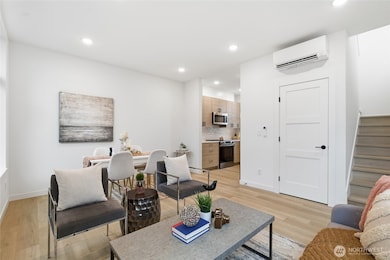 805 S Sullivan St unit B, Seattle, WA 98108 - photo 5