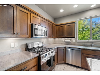 251 Winchester Creek Ave, Winchester, OR 97495 - photo 4