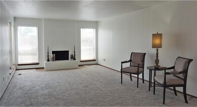 11322 Benttree Cir unit 11322, Oklahoma City, OK 73120 - photo 3