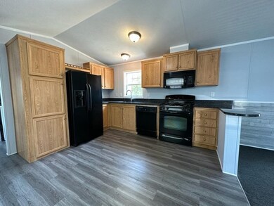 7 Mason Ave unit 7, Chelmsford, MA 01824 - photo 2